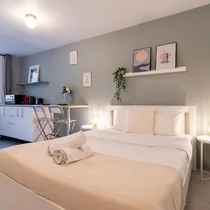 https://lille-grand-place-superbe-studio-cozy-et-equipe.lillehotels.org